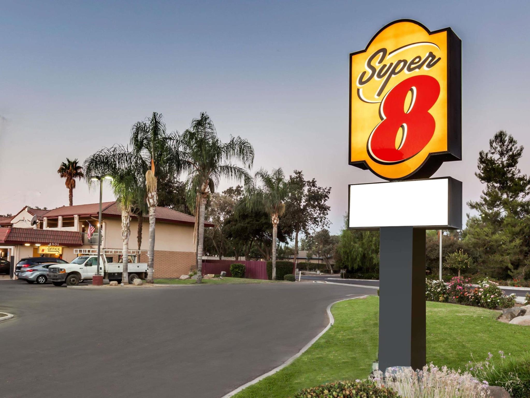 Super 8 By Wyndham Visalia Hotel Ngoại thất bức ảnh